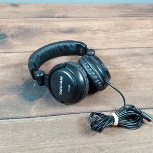 Tascam TH-02 Closed Back Studio Headphones Black Foldable Wired Monitoring DJ